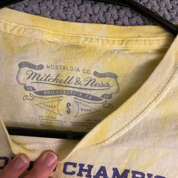 Pacsun Mitchell & Ness Lakers T-shirt - Picture 4 of 4